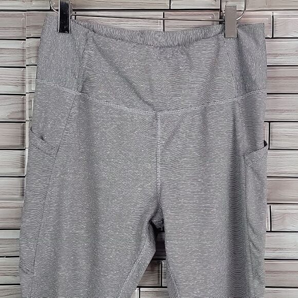 Danskin pull on yoga pants Size M - Picture 2 of 10